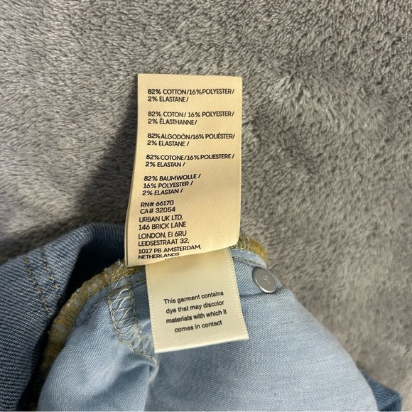 Pilcro Women’s Slim Boyfriend Jean Light Wash Size 32 - Picture 9 of 9